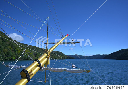 箱根_芦ノ湖の海賊船 70366942
