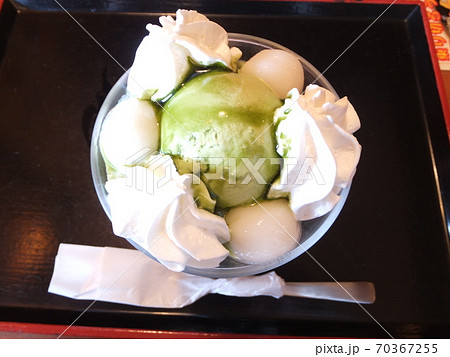 白玉入りの抹茶パフェ 白玉入りの抹茶パフェ 70367255