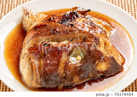 鯛(真鯛)のあら煮。 鯛(真鯛)のあら煮。 70379404