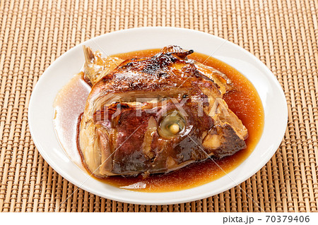 鯛(真鯛)のあら煮。 鯛(真鯛)のあら煮。 70379406