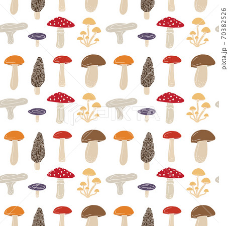 Vector seamless pattern of hand drawn mushroom 70382526
