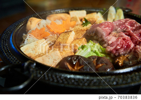 すき焼きが美味しい季節になりました。 すき焼きが美味しい季節になりました。 70383836