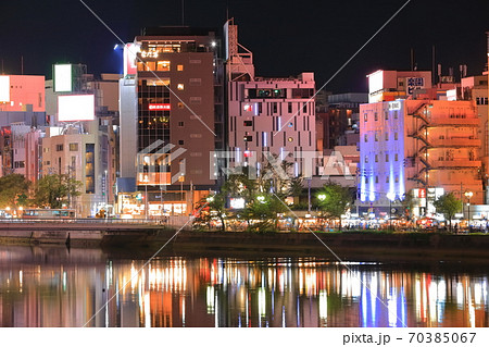 【福岡県】博多中洲屋台の夜景 【福岡県】博多中洲屋台の夜景 70385067