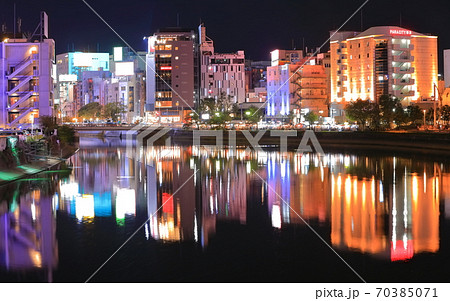 福岡県】博多中洲屋台の夜景の写真素材 [70385071] - PIXTA