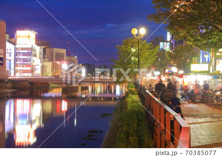 【福岡県】博多中洲屋台の夜景 70385077