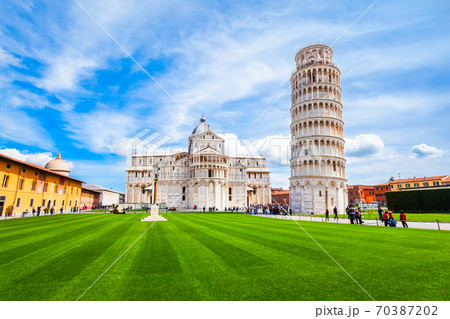 Pisa Leaning Tower in Italy 70387202