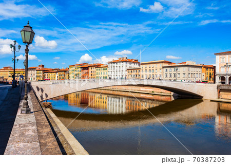 Colorful houses, Arno river waterfront 70387203
