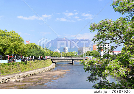 甲突橋から見た桜島 70387920