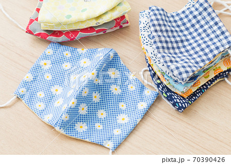 手作りマスク 70390426