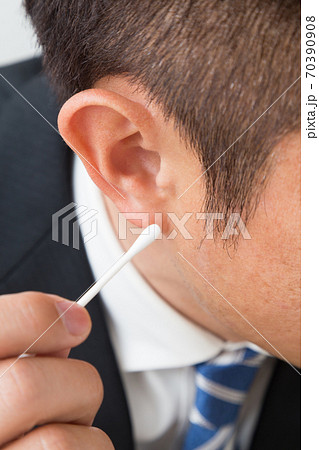 耳掃除 70390908