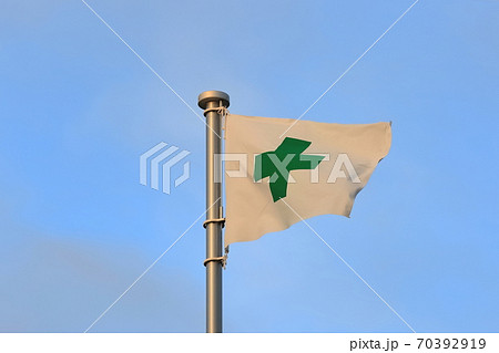 たなびく安全旗 70392919