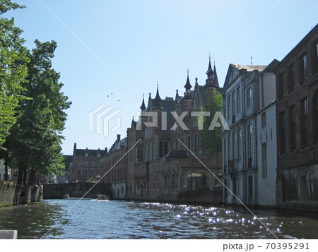ヨーロッパ世界遺産の中世の町並みと運河 ブルージュ ベルギーの写真素材
