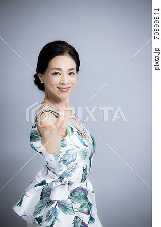 50代女性　ビューティイメージ　 70399341