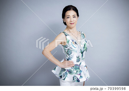 50代女性　ビューティイメージ　 70399598