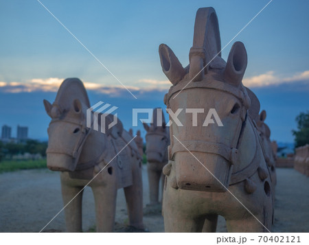 街中にある埴輪/今城塚古墳 街中にある埴輪/今城塚古墳 70402121