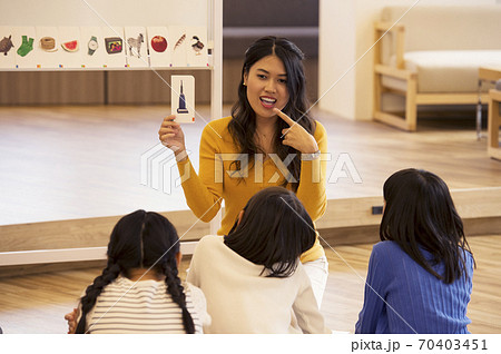 英会話教室　子供 70403451