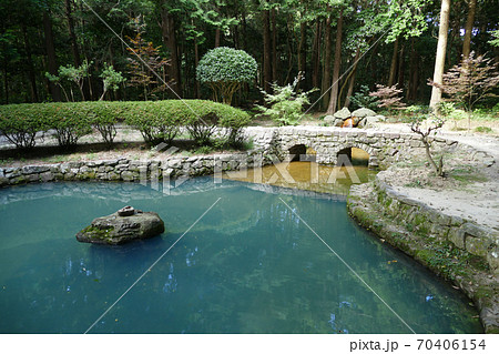 眼鏡橋と心願の鏡池 徳島県 眼鏡橋と心願の鏡池 徳島県 70406154