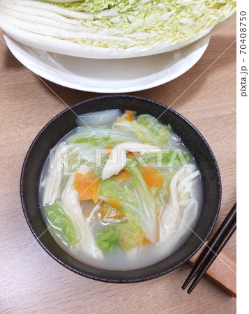 白菜たっぷり♪の鶏白湯スープ 70408750