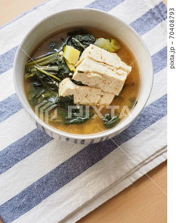 味噌汁 味噌チゲ 食べ物 70408793