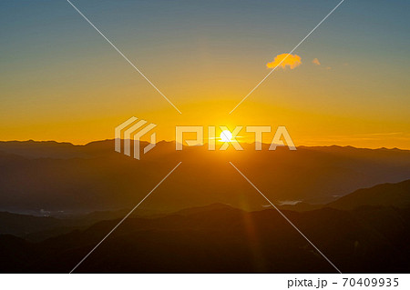 初日の出イメージ 山間部【長野県】 初日の出イメージ 山間部【長野県】 70409935