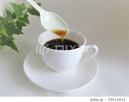 むせやすい方でも飲みやすくなる介護食　とろみのついたコーヒー　 70411652