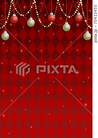 クリスマス用背景素材 赤のダイヤモンドチェックパターンにオーナメントとガーランドのイラスト素材