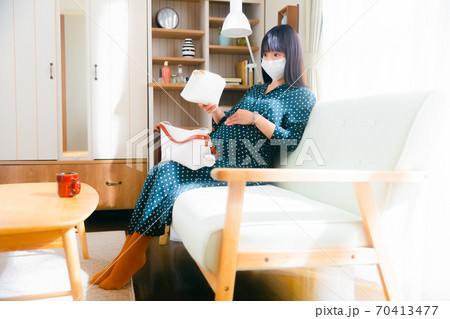 鞄　ポーチ　妊婦　外出準備　 70413477