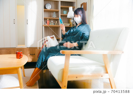 虫よけスプレー　妊婦　外出準備　 70413588