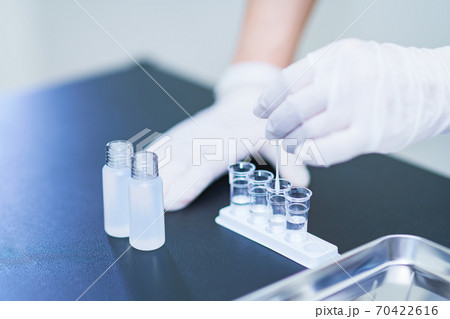 ワクチン開発　PCR検査　医療ビジネス　【コロナ禍のメディカルイメージ】 70422616
