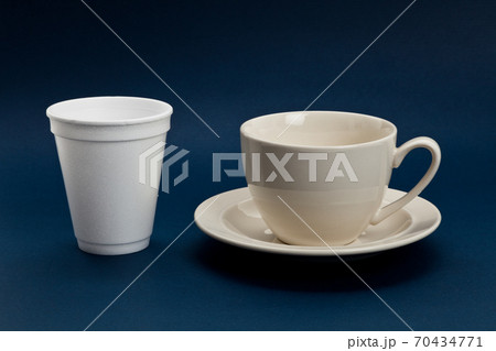 Disposable Cup and Coffee Cup Disposable Cup and Coffee Cup 70434771
