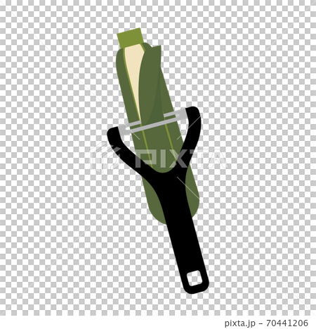 Peel the zucchini with a peeler 70441206