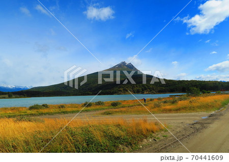 ティエラ・デル・フエゴ国立公園のビジターセンターから 70441609