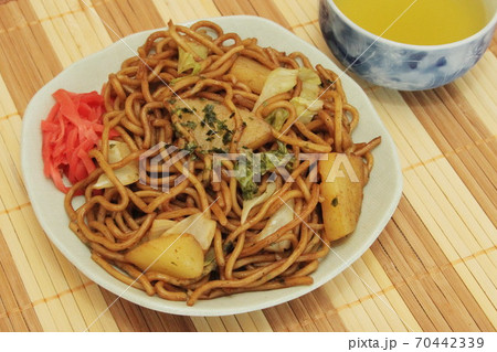 ポテト入り焼きそば ポテト入り焼きそば 70442339