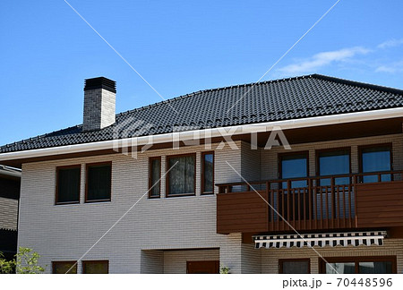 住宅街 一戸建て 新しい街並み 住宅街 一戸建て 新しい街並み 70448596