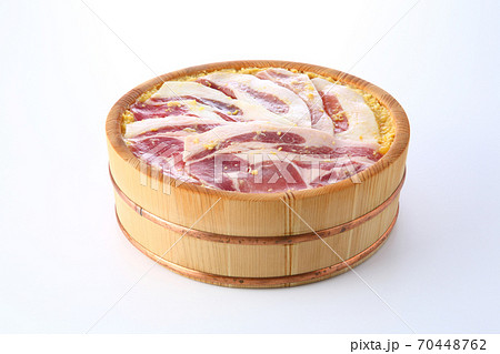 豚ロース肉の西京味噌漬け　樽入り 70448762