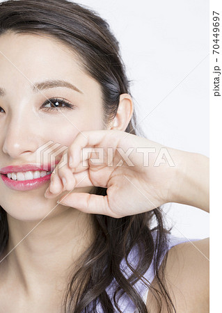 女性ポートレート 70449697