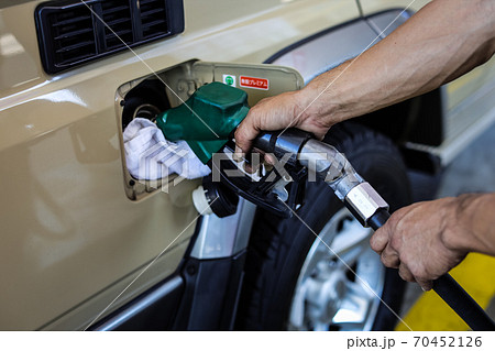 ガソリンスタンド ガソリンスタンド 70452126