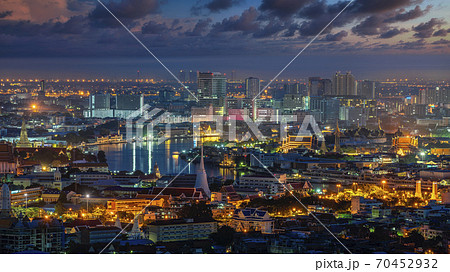 Cityscape of Bangkok city with Wat phra kaew, Wat Pho and Wat Arun  70452932