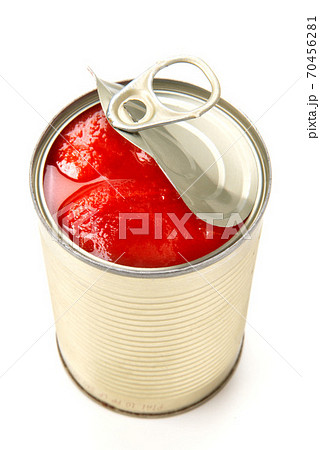 缶詰のホールトマト 缶詰のホールトマト 70456281