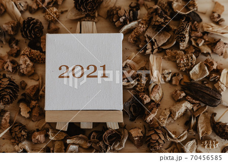 2021 written on the canvas of an easel with dried fruits. 2021 written on the canvas of an easel with dried fruits. 70456585