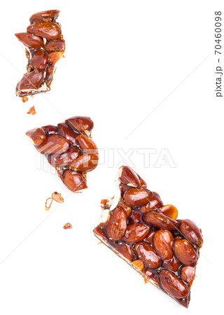 Nougat with almonds 70460098