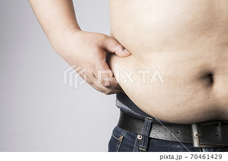 メタボの男性 70461429