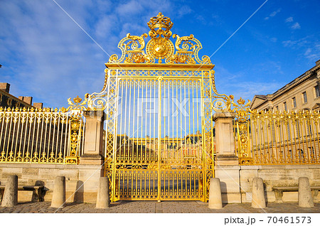 ベルサイユ宮殿の門の写真素材