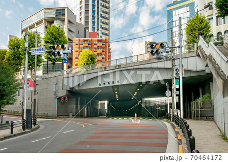 東京都港区赤坂の乃木坂陸橋 70464172