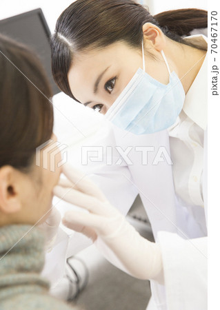 医師と患者 医師と患者 70467170