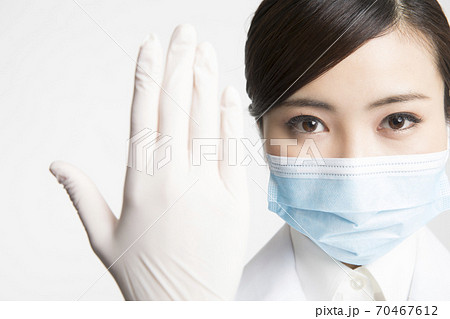 女性の医師 女性の医師 70467612
