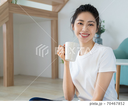 女性 女の人 女 70467852