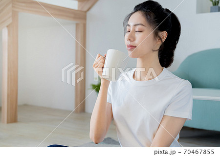 女性 女の人 女 70467855