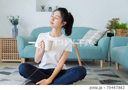 女性 女の人 女 70467862