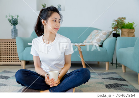 女性 女の人 女 70467864